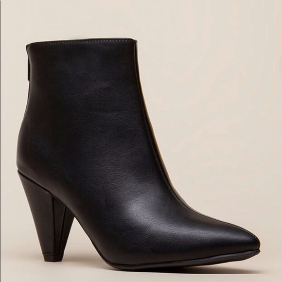 NWT My Delicious Black Faux Leather Pointy Toe Zipper Booties Size 10 - Picture 10 of 11